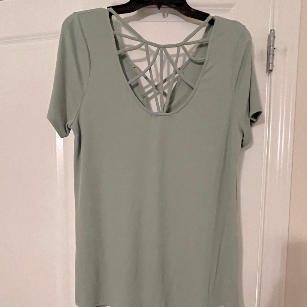 Sea foam green Size M top from Buckle